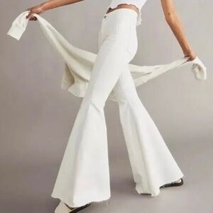 WE FLOAT, FREE PEOPLE IVORY BELLBOTTOMS, SIZE 24", EUC